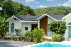 Tropical Oasis Aoyon Beach House, Панва