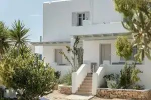 Michalios Luxury Apartments, Куфонисия