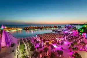Cratos Premium Hotel Casino & SPA, Кирения