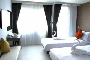 Elegancy Sansabai Hotel, Патонг