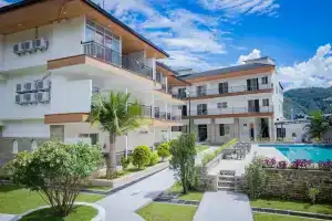 Majestic Lake Front Hotel and Suites, Покхара