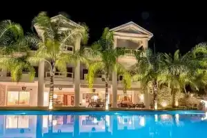 Villa Paradizo, Каламата