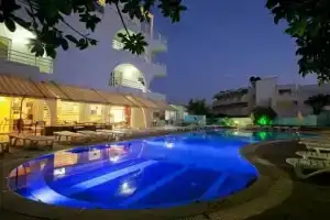 Anika Studios, Фалираки