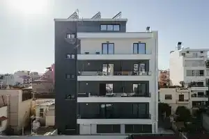 Athenian Spirit, Пирей