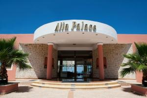 Alia Palace Hotel, Пефкохори