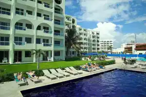 Aquamarina Beach Hotel, Канкун