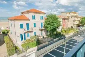 Residence Doral, Римини