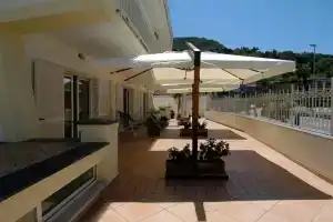Suites Venustas Park, Баколи