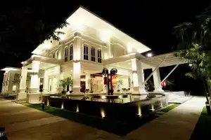 The Old Phuket Karon Beach Resort, Карон