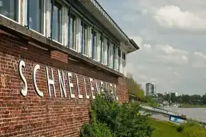 Отель «Schnellenburg», Дюссельдорф