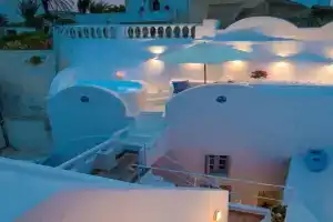 Lydia Luxury Villa, Картерадос