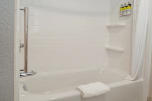 Holiday Inn Express & Suites Oklahoma City Airport, an Ihg Hotel, Оклахома-Сити