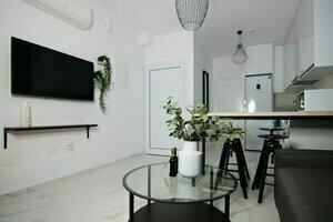 Phaedrus Living: Seaside Modern Flat Limnaria 123, Пафос