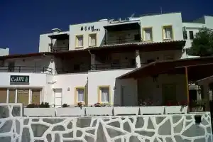 Pine Hotel, Битез