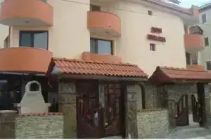 Karadarlievi Guest House, Черноморец