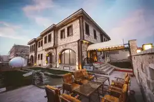 Ahiyan Hotel, Учхисар