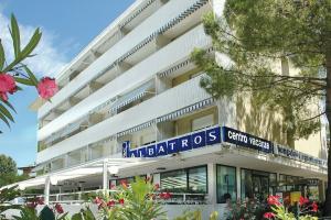 Aparthotel Albatros, Линьян-Саббьядоро