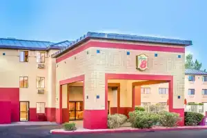 Super 8 by Wyndham Mesa Gilbert, Меса