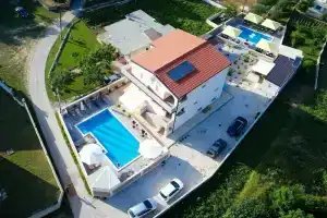Apartments Julijana, Привлака