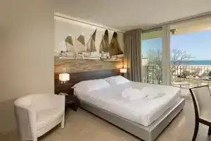 Отель «Mercure Rimini Lungomare», Римини