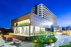 Tsix5 Phenomenal Hotel Pattaya, Паттайя