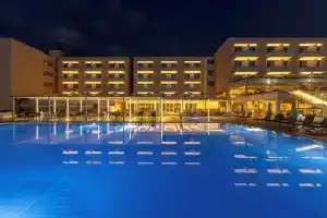 Queens Bay Hotel, Пафос