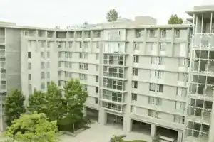 Simon Hotel, Бернаби