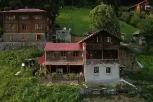 Fora Pansiyon, Айдер