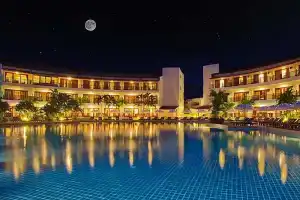 Arinara Beach Resort Phuket, Банг Тао