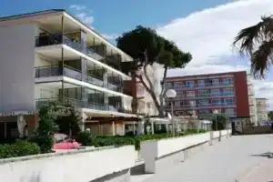 Apartamentos Turísticos Augustus, Салоу