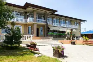 Клуб Загородного Отдыха, Северская