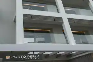 Porto Perla, Кос