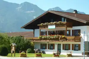 Apartmenthaus Sonnenschein, Инцелль