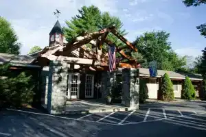 Alpine Village Inn, Блоуинг-Рок