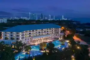 Отель «Cross Pratamnak», Паттайя