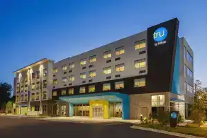 Tru by Hilton Charlotte Tyvola I-77, Шарлотт