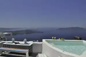 Sea & Sky Villa, Имеровигли