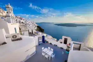 Fira white residence, Фира