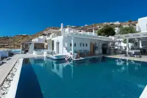 Flaskos Suites, Турлос