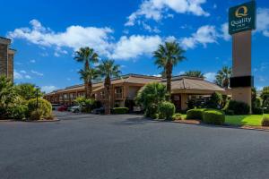 Quality Inn Saint George South Bluff, Сент-Джордж