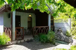 Дом в центре с садом и барбекю