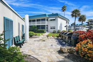 Sanibel Arms West Condominiums, Санибел