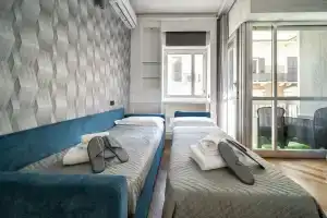 Class Rooms & Apartments, Бари
