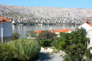 Smith Apartments, Паг
