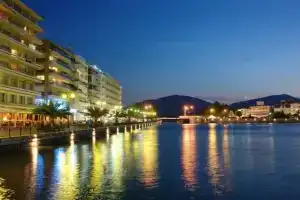 John's Hotel, Халкида