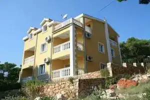 Villa Vista, Елса