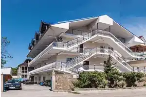 Отель «Veles Club Resort», Вардане