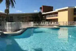Sahara Beach Club, Санни-Айлс-Бич