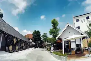 Maalamaii Hotel, Ханг-Донг