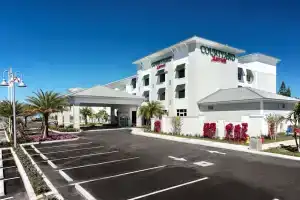 Courtyard by Marriott Faro Blanco Resort, Марафон